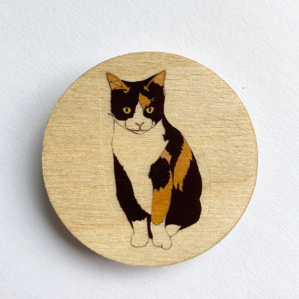 Calico cat wooden brooch