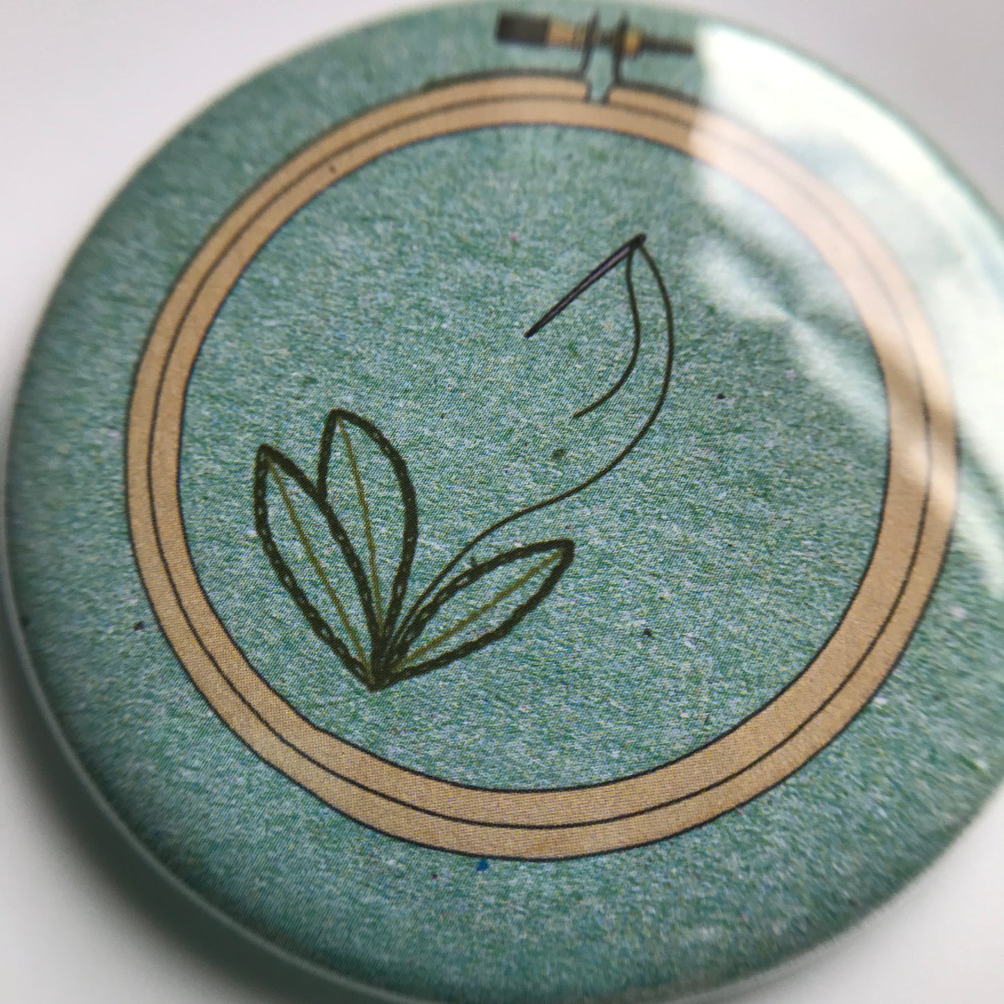 Sewing embroidery hoop pocket mirror