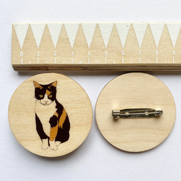 Calico cat wooden brooch